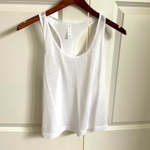 NWT ATHLETA Vapor Scoop Tank Small